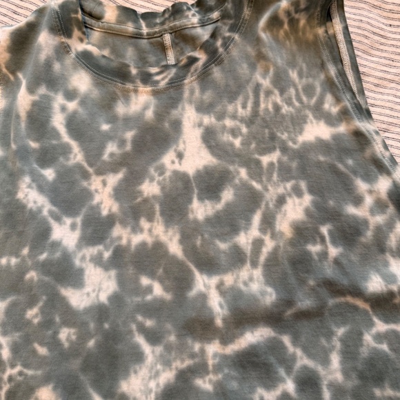 Lululemon All Yours Tank, size 8, Marmoleado Tie Dye Ocean Air Tidewater Teal - Picture 3 of 5